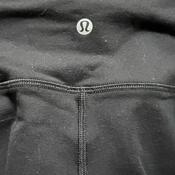 LULULEMON / VANCOUVER CANUCKS / NHL BLACK HIGH WAISTED WUNDER UNDER LEGGINGS - Picture 9 of 9